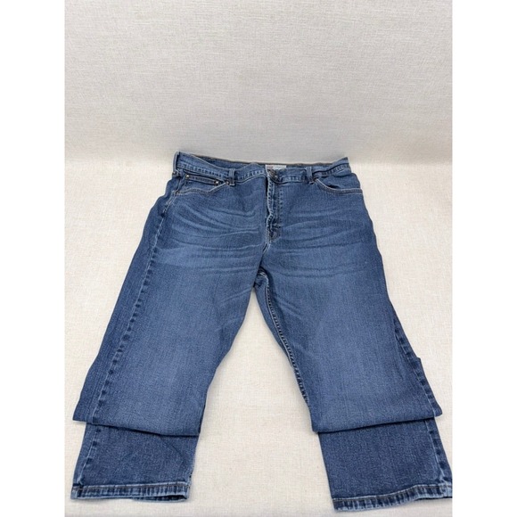 Wrangler Other - Wrangler Straight Fit Jeans Mens 38x30 Blue Denim Medium‎ Wash 1095STWBK